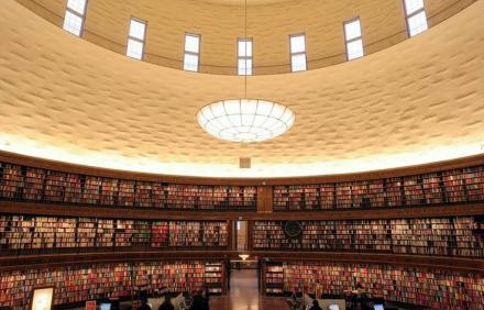 Stockholm Şehir Kütüphanesi - Ana okuma Salonu